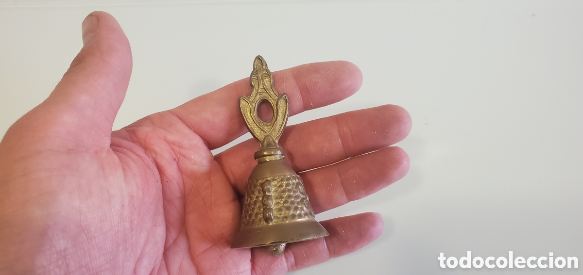 Vintage: Campana antigua de bronce decorada - Foto 4