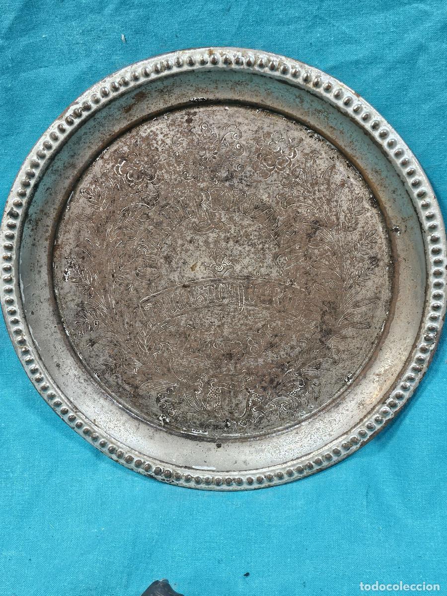 Vintage: plato antiguo de chapa - Foto 1
