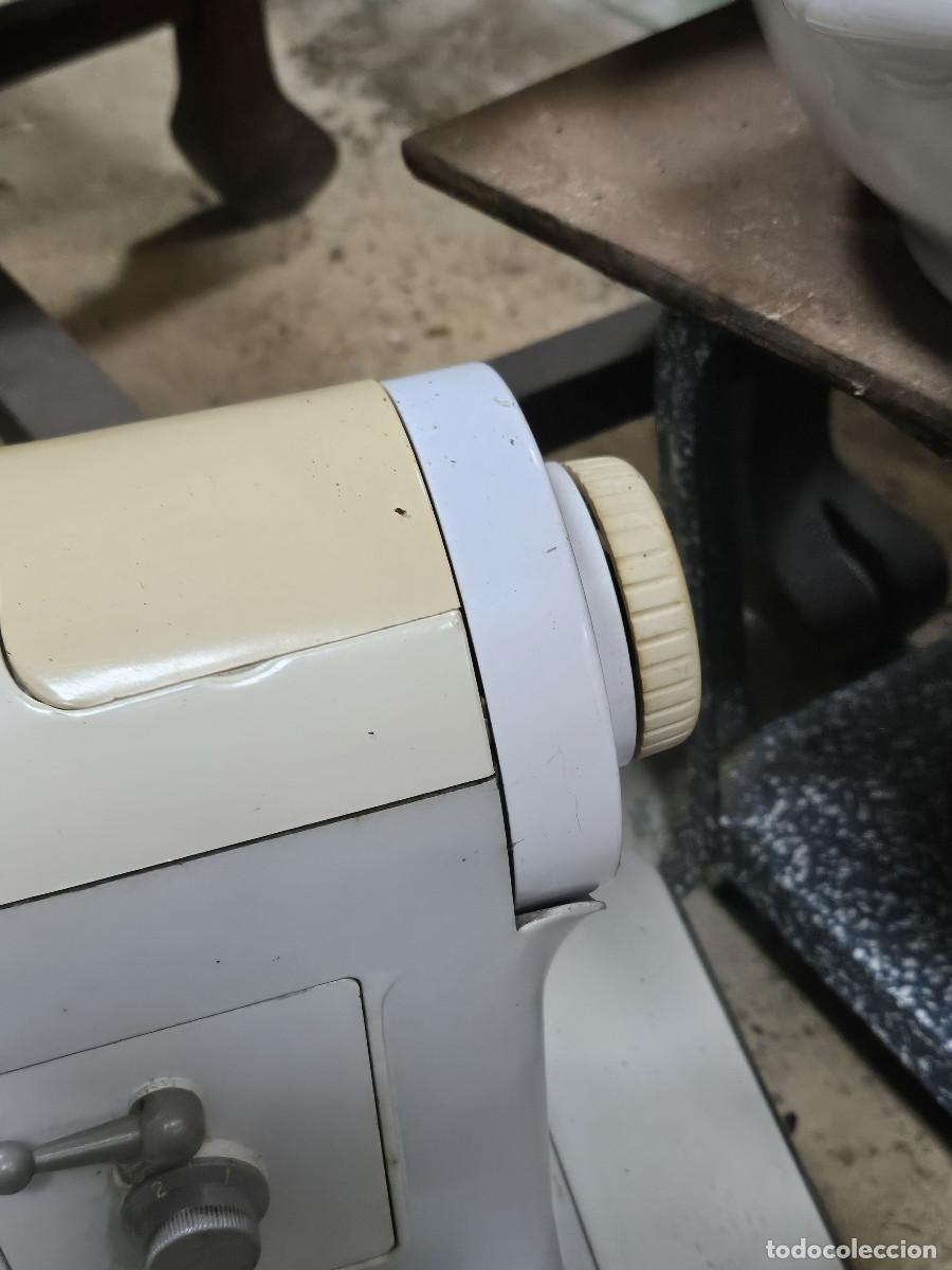 Vintage: maquina de coser eletrica - Foto 8
