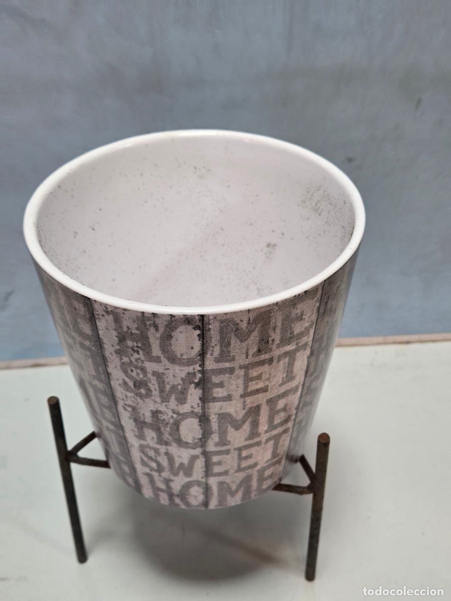 Vintage: macetero de ceramica y pie de hierro - Foto 2