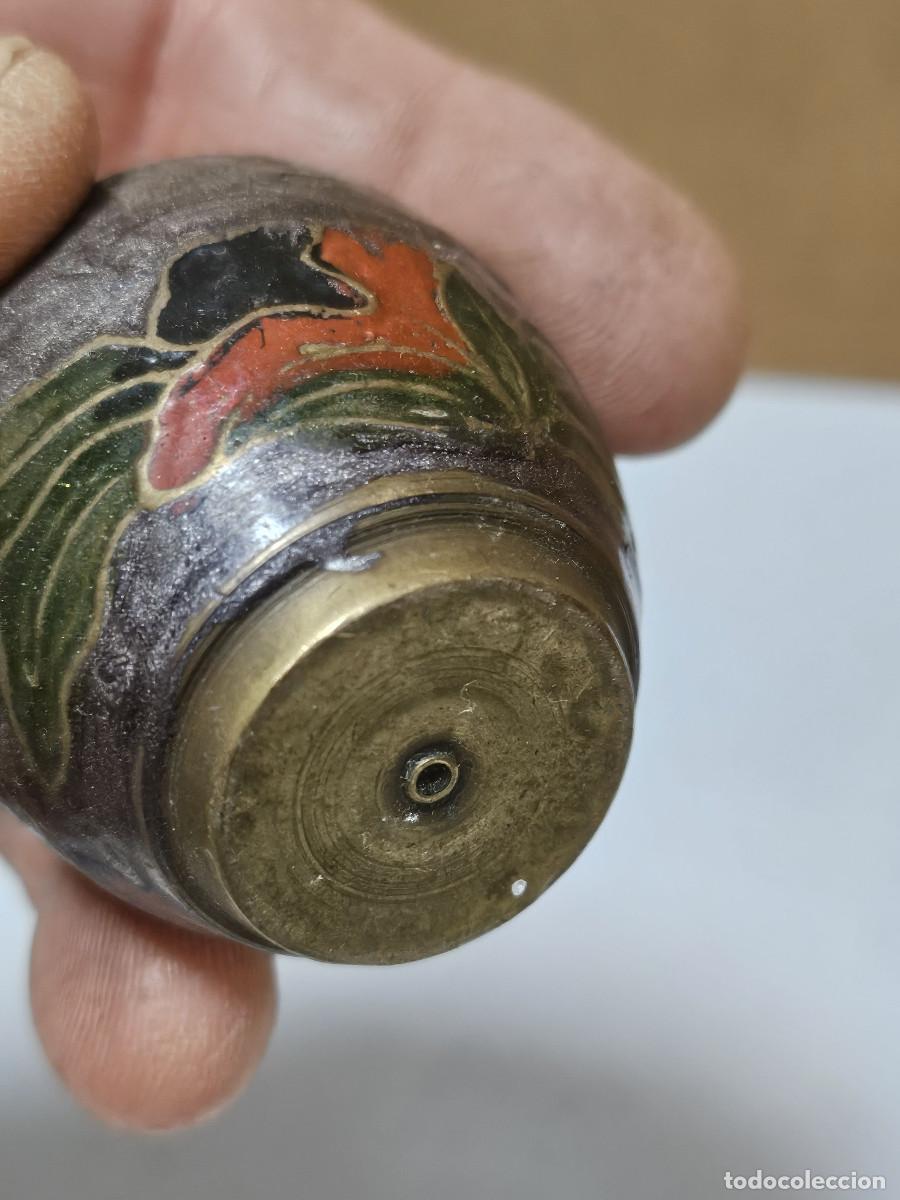 Vintage: peque&ntilde;o jarron de metal repujado - Foto 3