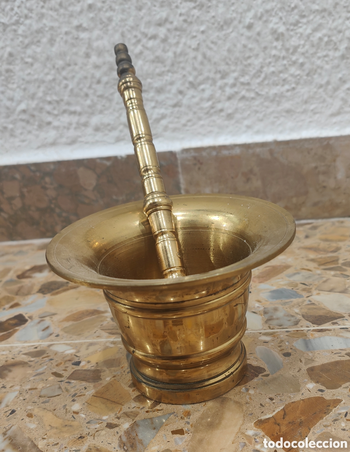 Vintage: Mortero de bronce con mano - Foto 1
