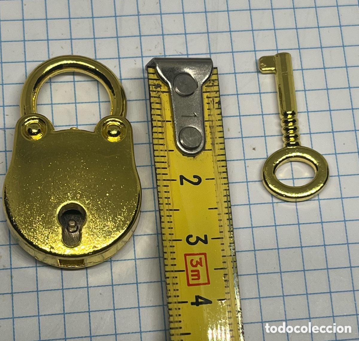 Vintage: CANDADO DORADO CON LLAVE - Foto 3