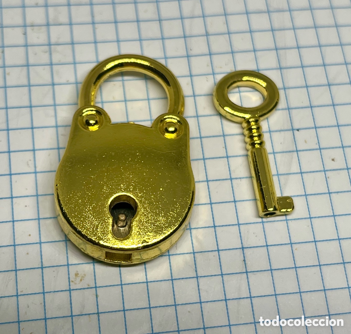 Vintage: CANDADO DORADO CON LLAVE - Foto 1