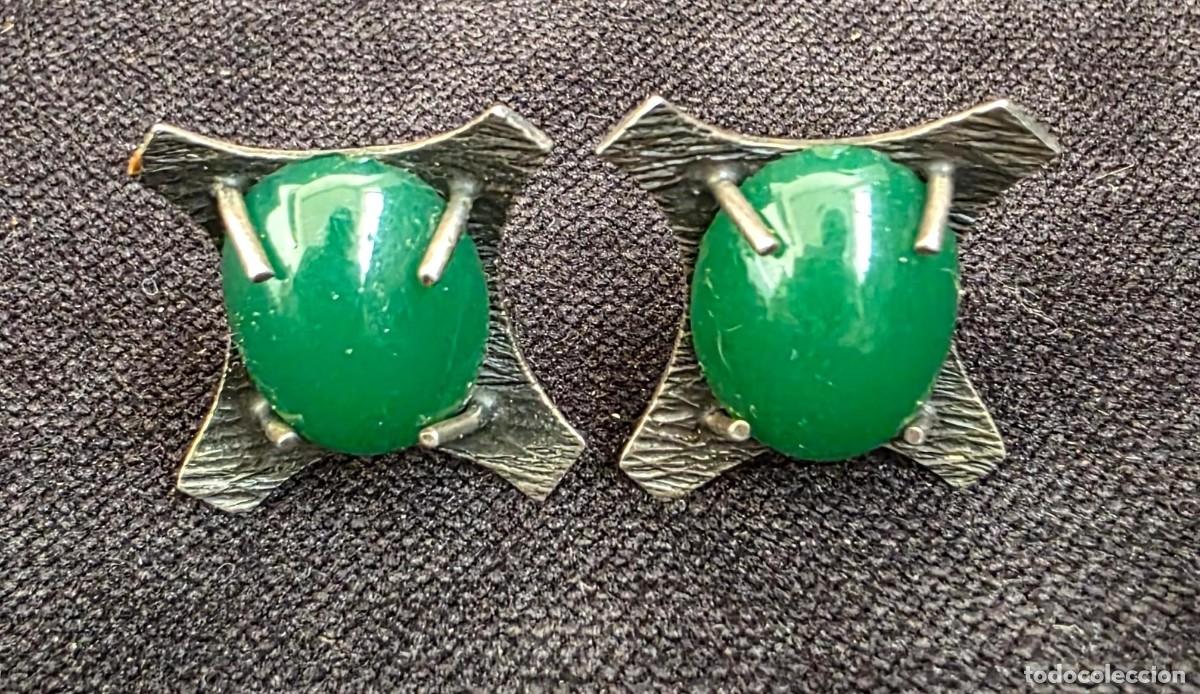 Vintage: Gemelos vintage con cabuj&oacute;n verde en metal plateado &ndash; dise&ntilde;o geom&eacute;trico a&ntilde;os 60/70