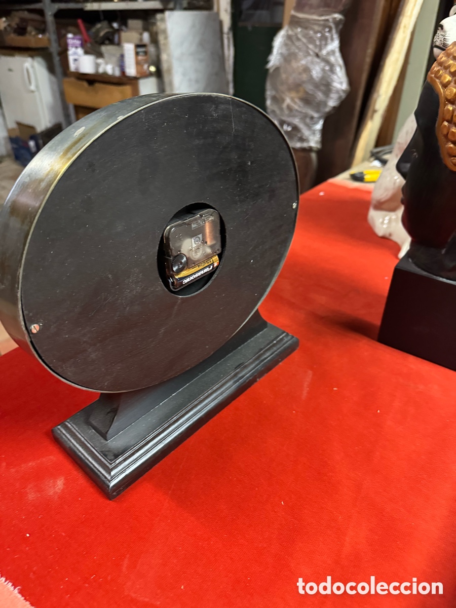 Vintage: Bonito reloj de mesa en metal - Foto 4