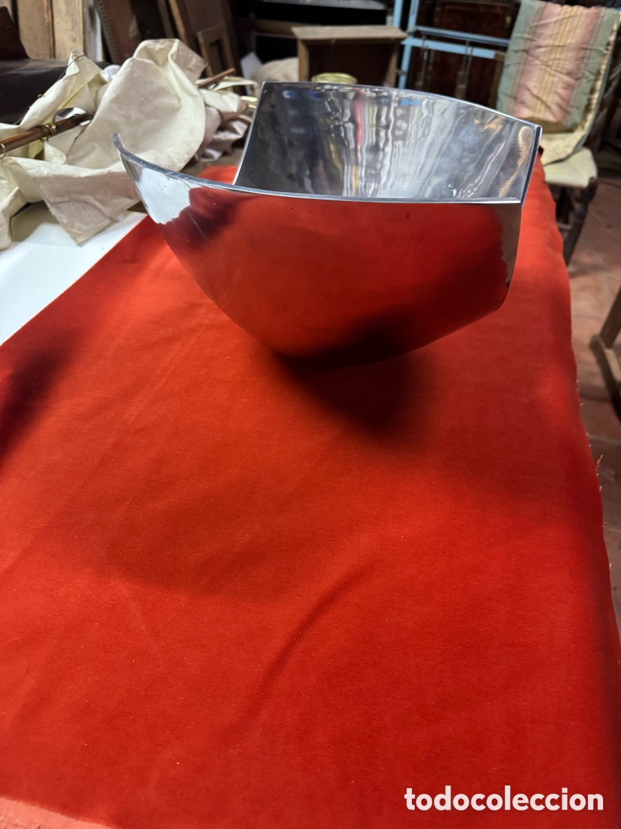 Vintage: Florero en metal plateado