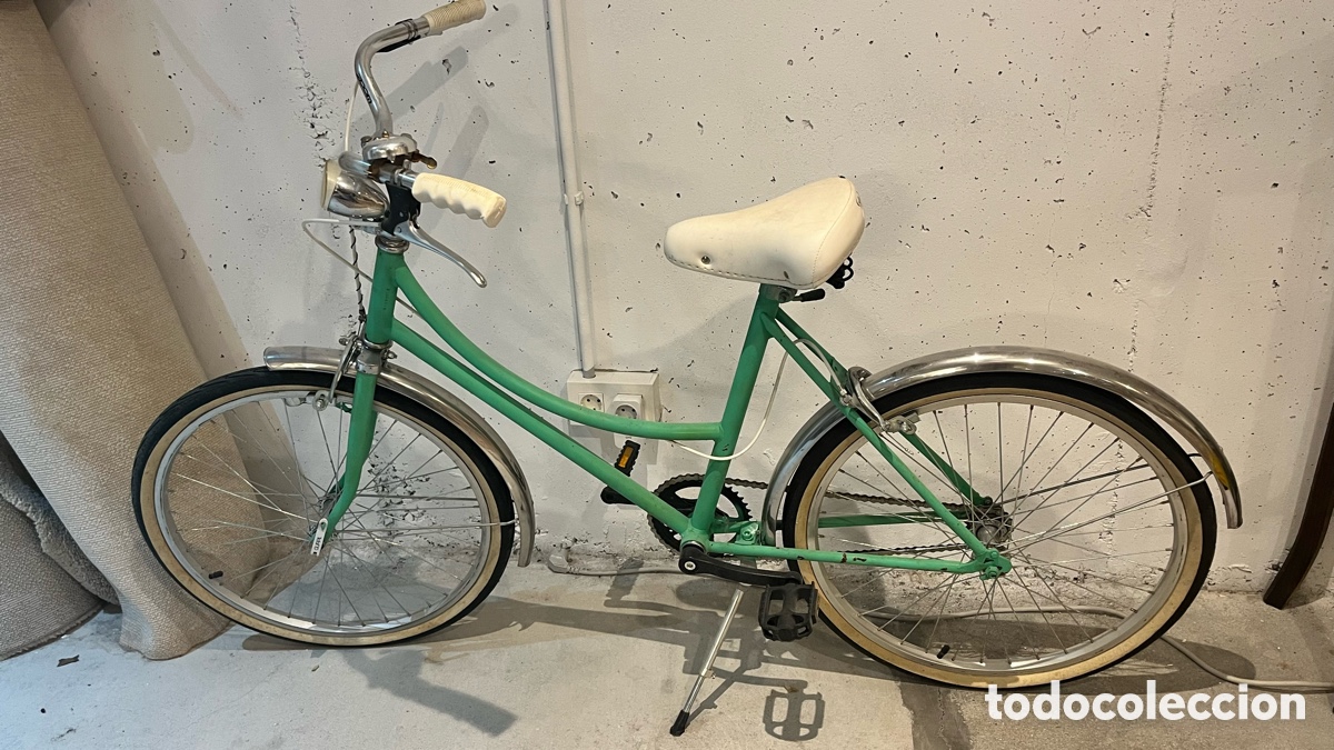 Vintage: Bicicleta cl&aacute;sica verde restaurada - Foto 1