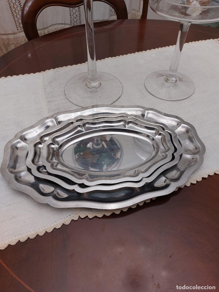 Vintage: CONJUNTO DE TRES BANDEJAS METALICAS