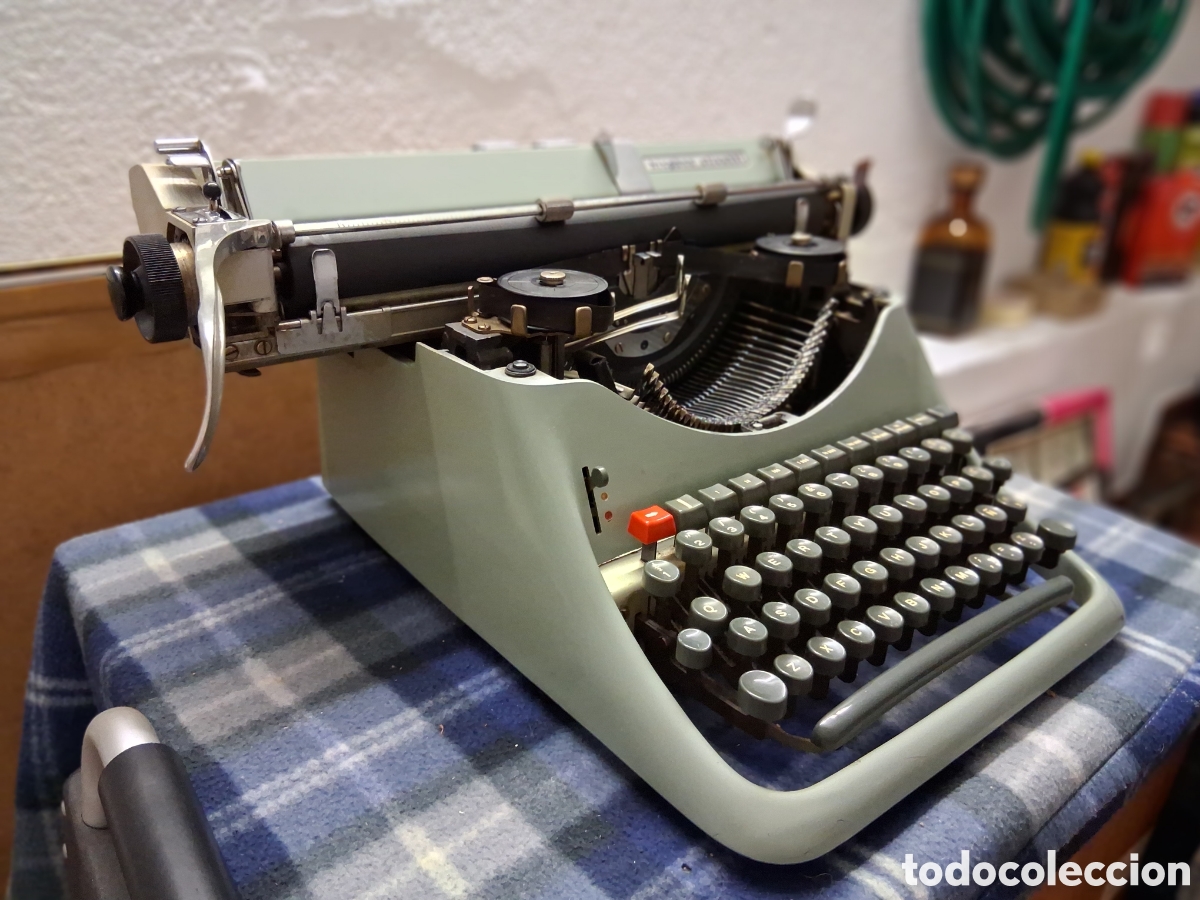 Vintage: M&aacute;quina de escribir Hispano Olivetti - Foto 3