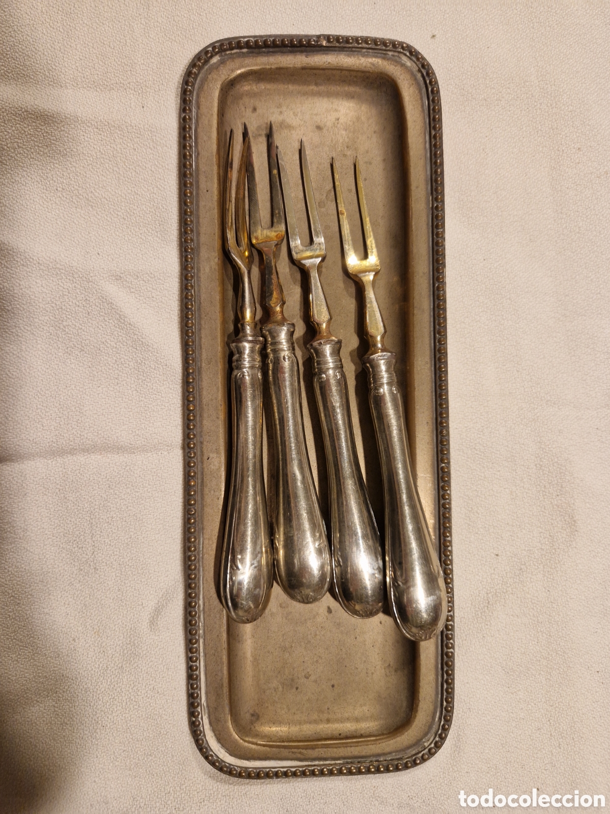 Vintage: Bandejita con 8 pinchos de alpaca