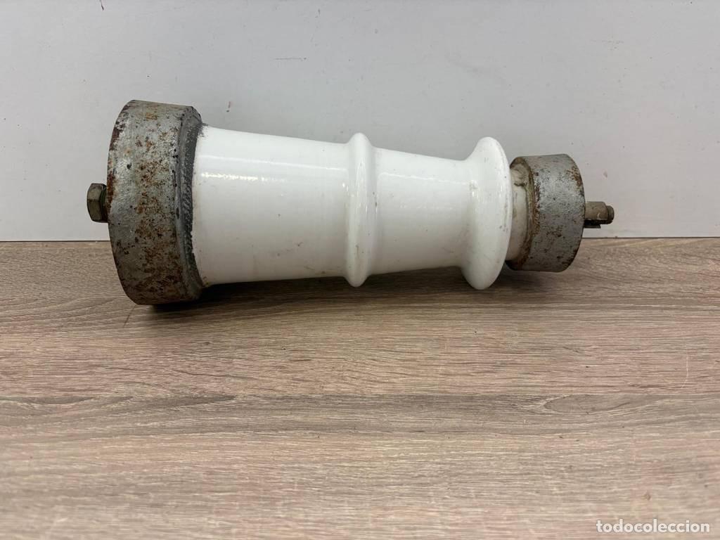 Vintage: AISLADOR EL&Eacute;CTRICO DE PORCELANA