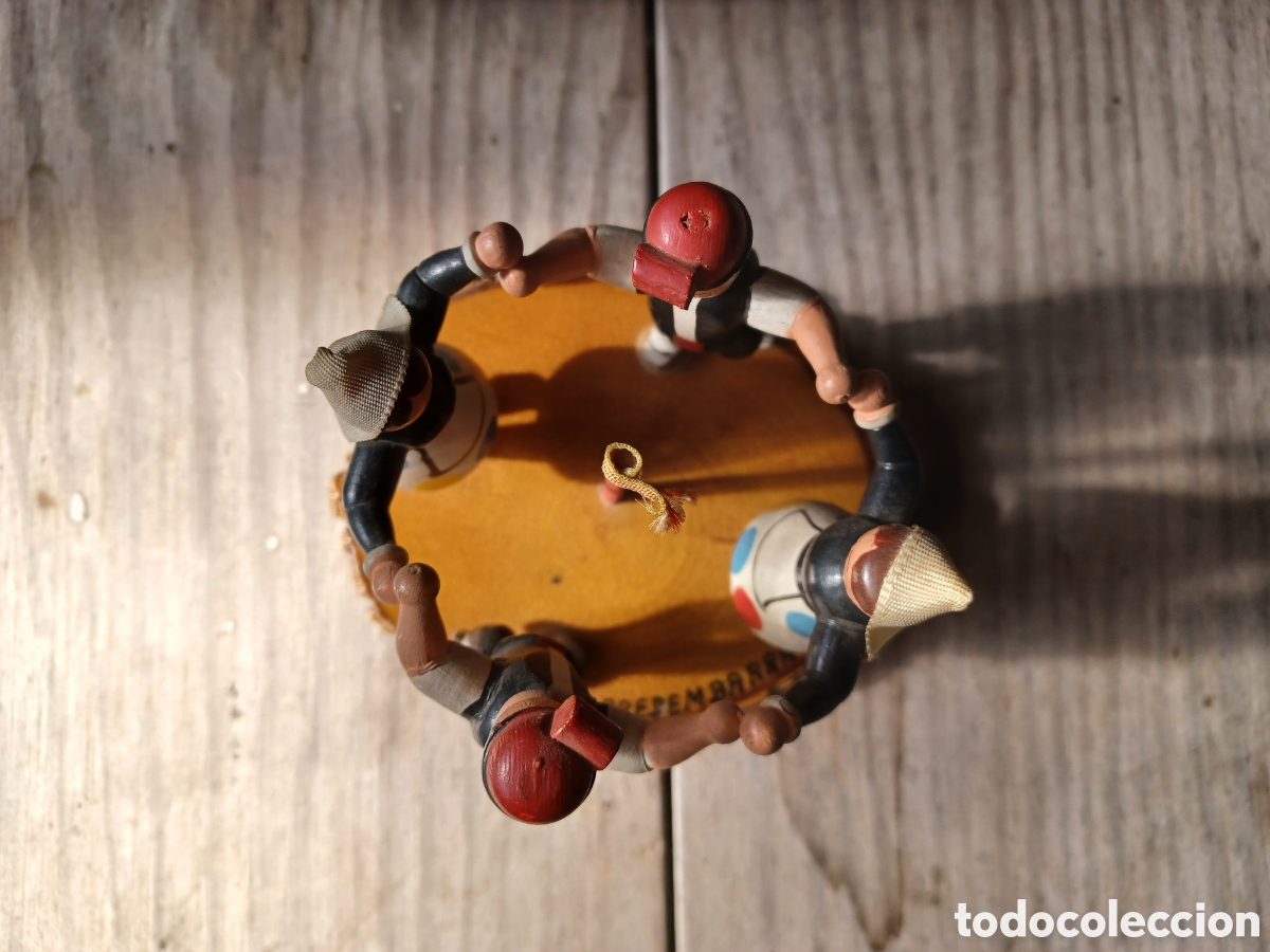 Vintage: Recuerdo de Torredembarra, figuras de madera. - Foto 2