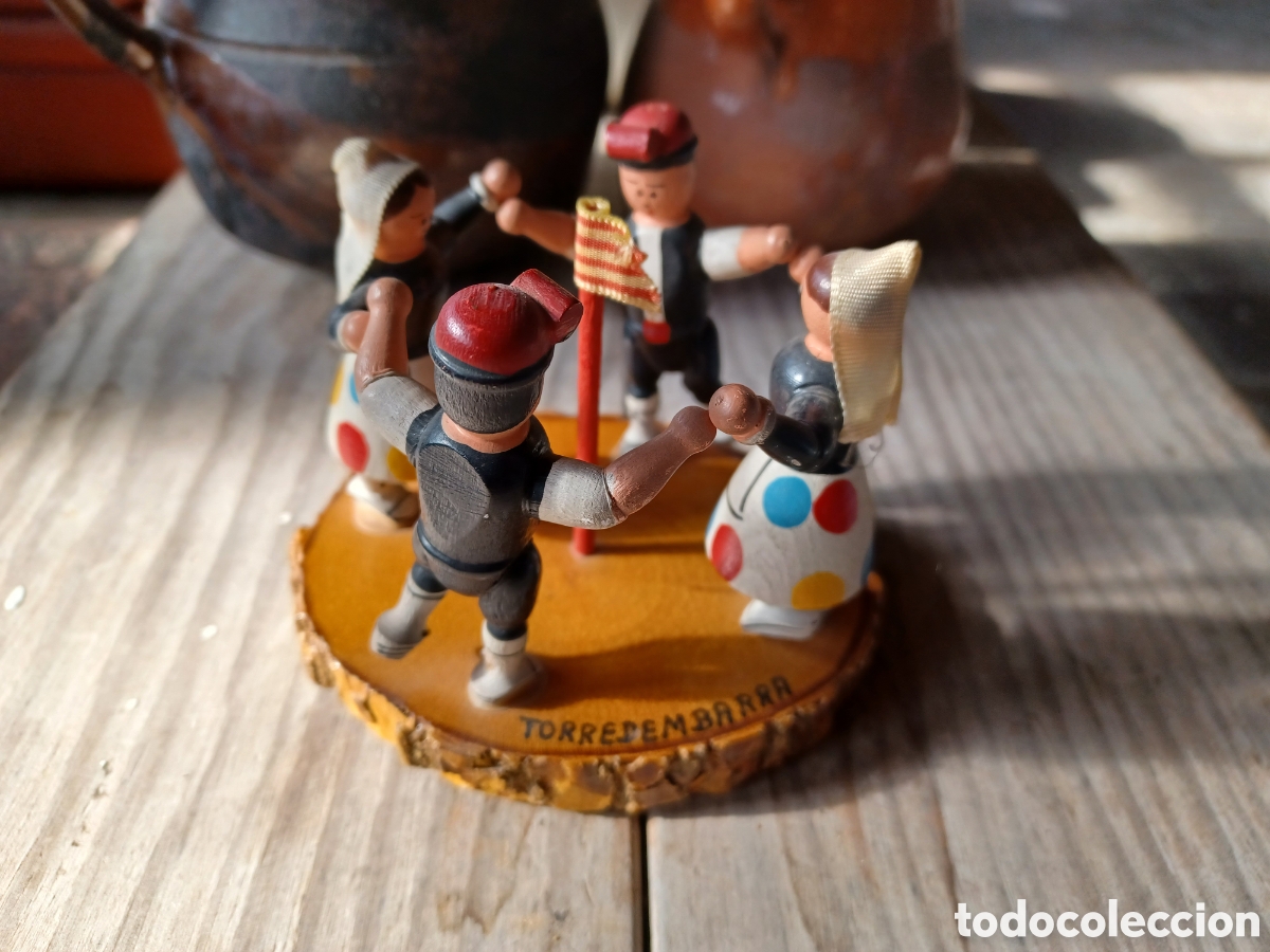 Vintage: Recuerdo de Torredembarra, figuras de madera. - Foto 1