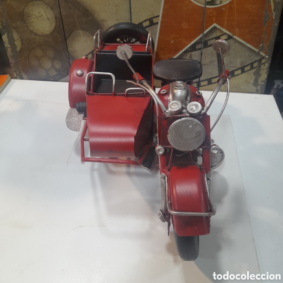 Vintage: Moto con sidecar de hojalata