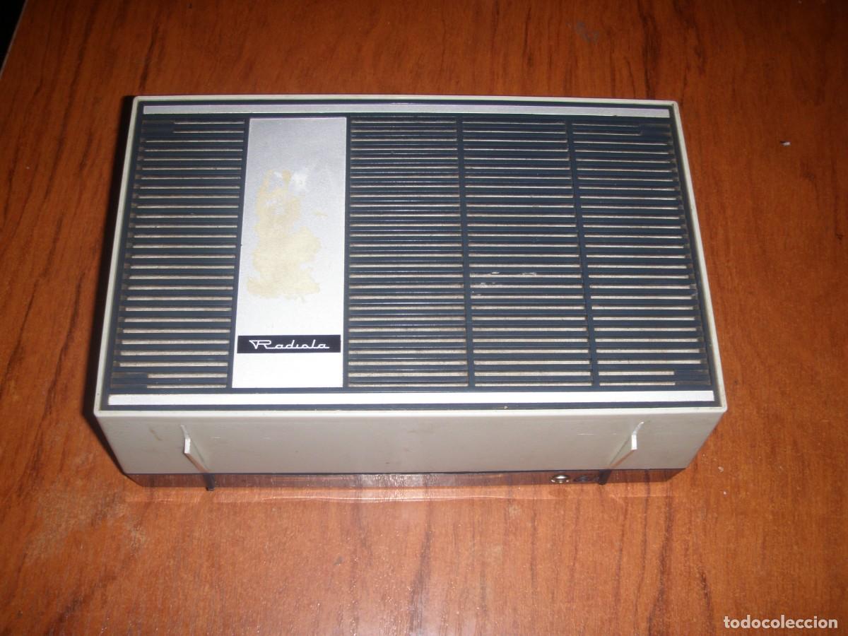 Vintage: ANTIGUO TOCADISCOS DE MALETIN RADIOLA PICK UP FUNCIONANDO - Foto 1