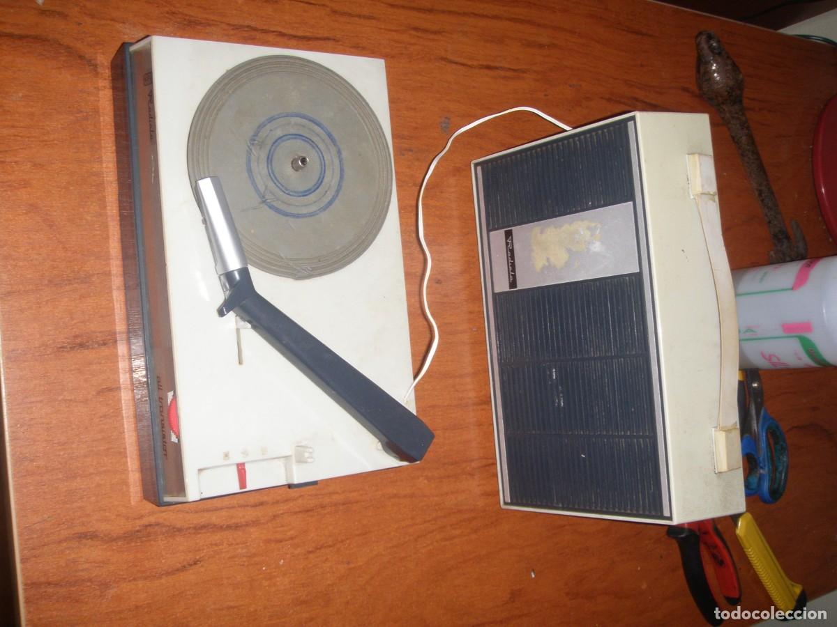 Vintage: ANTIGUO TOCADISCOS DE MALETIN RADIOLA PICK UP FUNCIONANDO - Foto 3