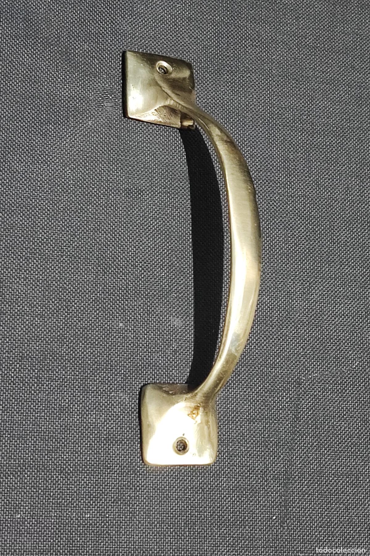 Vintage: BONITO Y PRACTICO TIRADOR DE PUERTA, EN BRONCE - Foto 1
