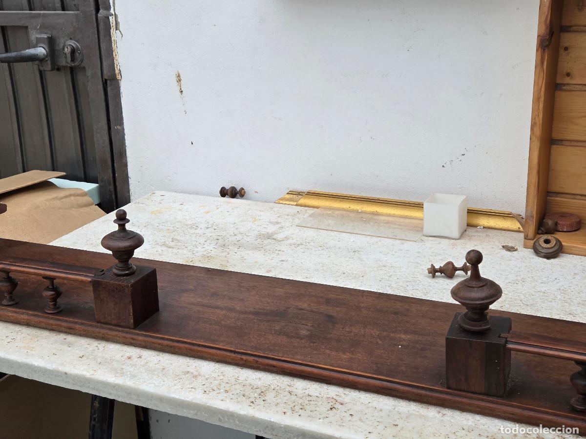 Vintage: estante de madera con pivotes - Foto 5