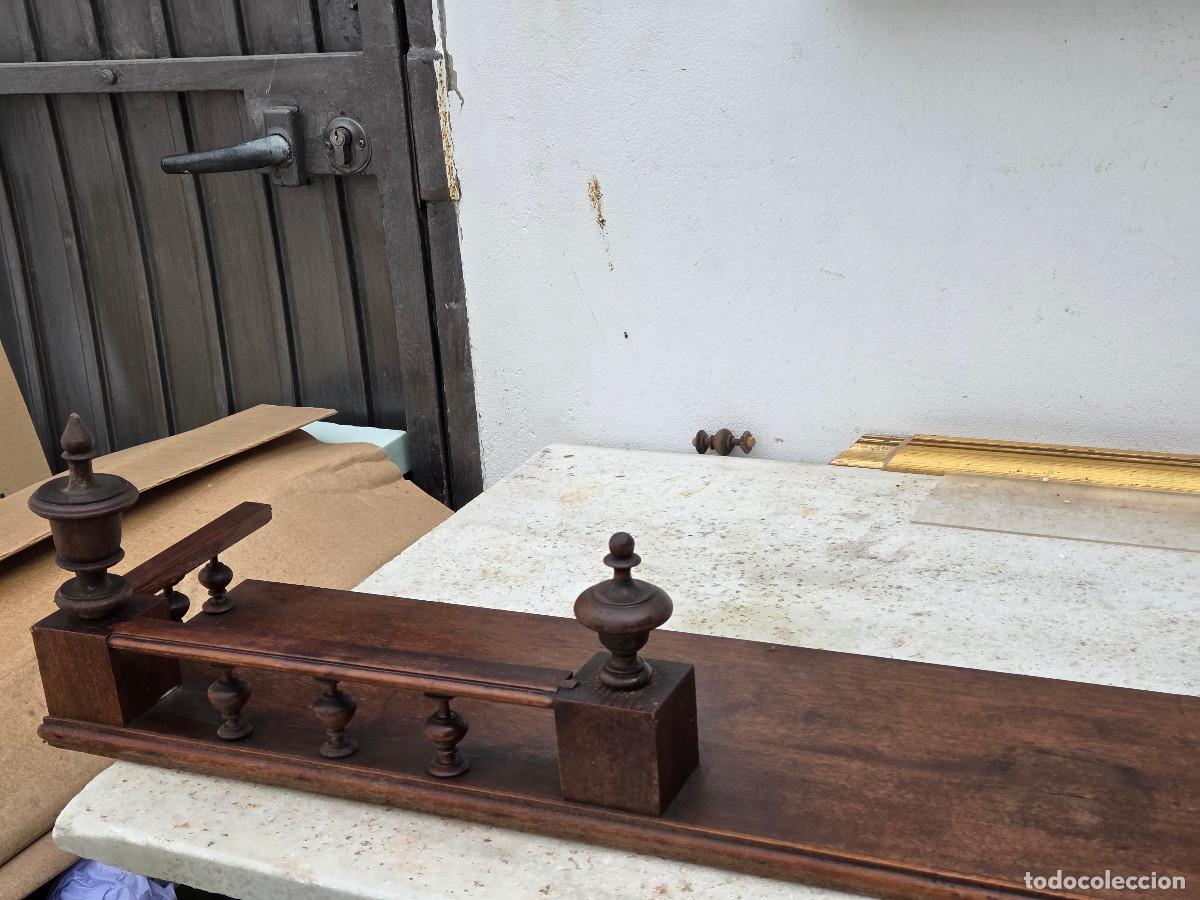 Vintage: estante de madera con pivotes - Foto 6