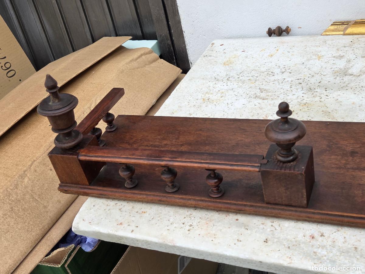 Vintage: estante de madera con pivotes - Foto 7
