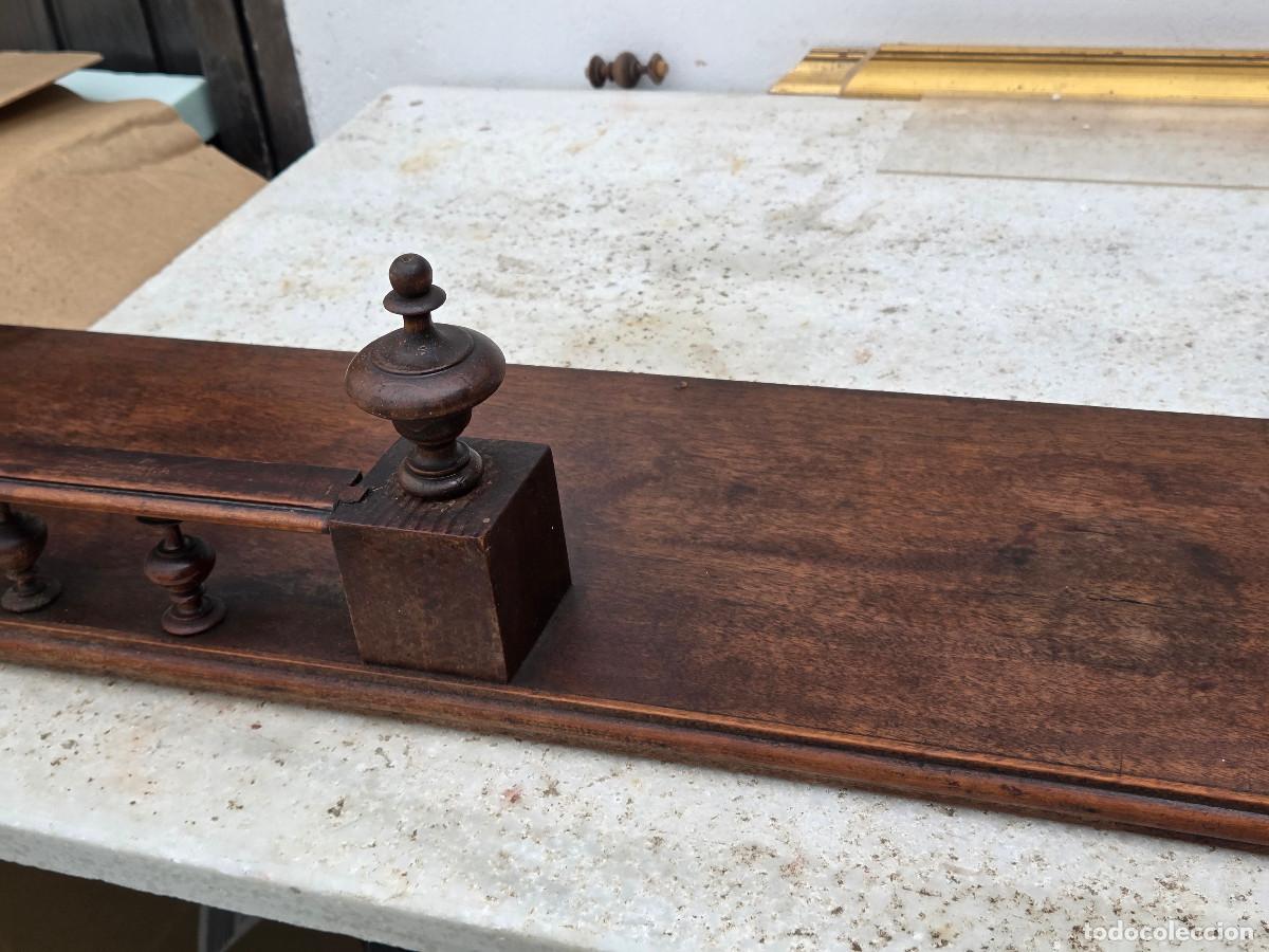 Vintage: estante de madera con pivotes - Foto 8