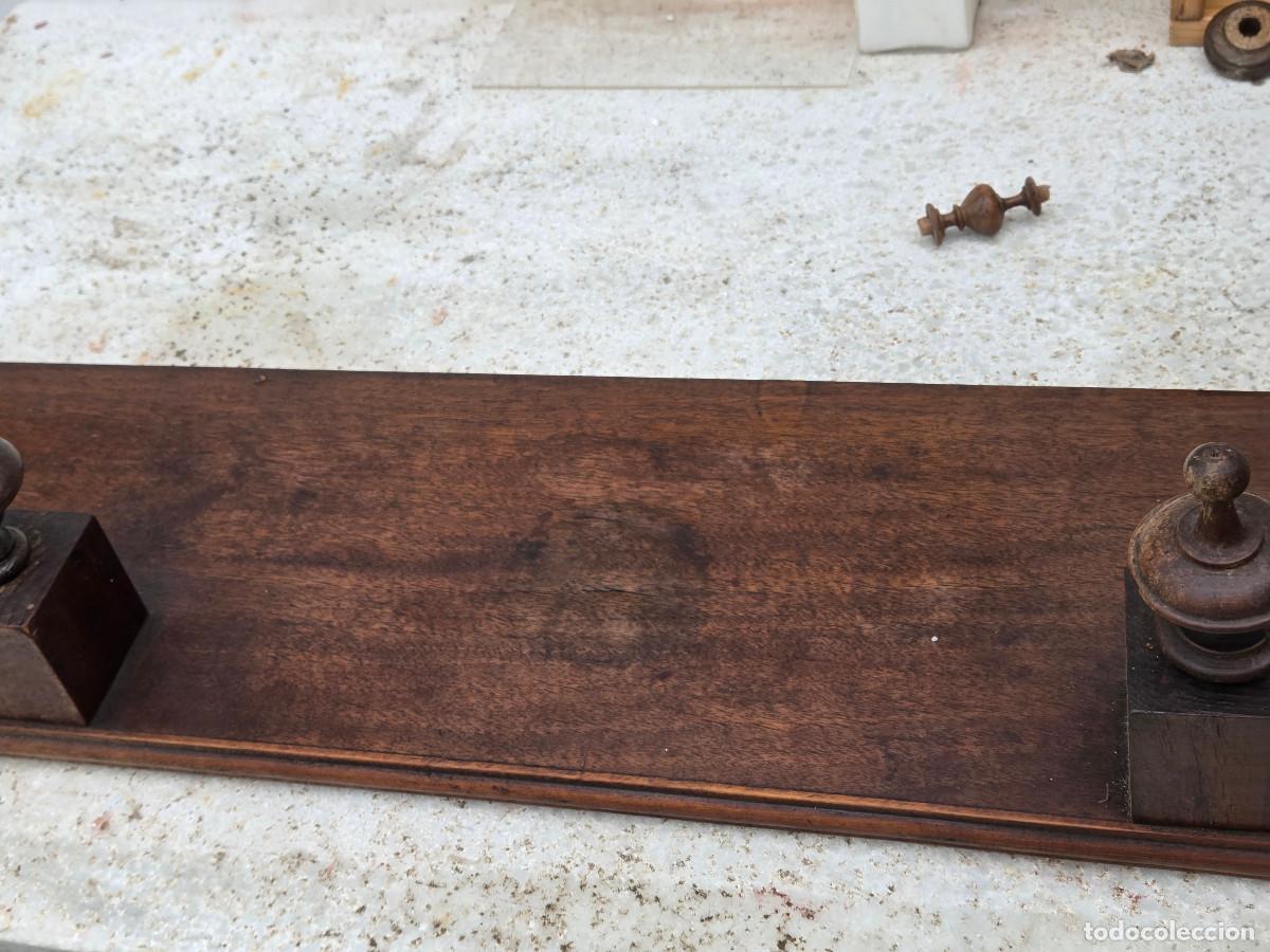 Vintage: estante de madera con pivotes - Foto 11