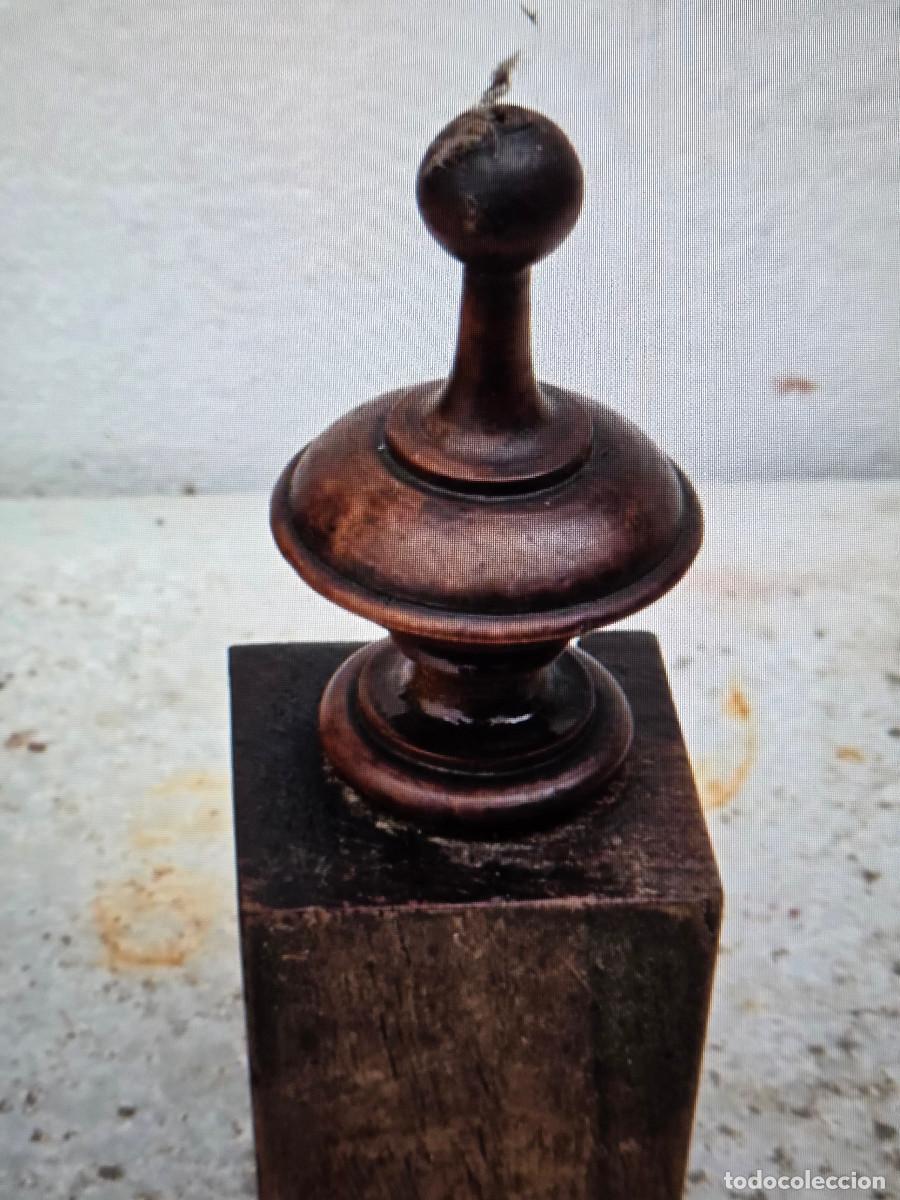 Vintage: pivote de madera antigua - Foto 1
