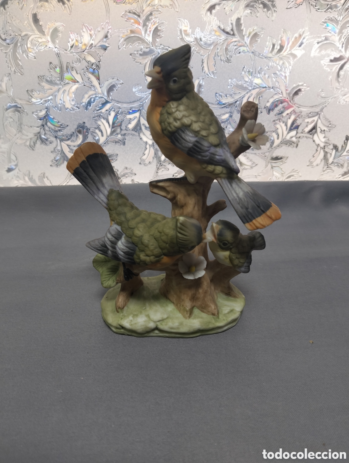 Vintage: P&aacute;jaro posado sobre Rama - Foto 1