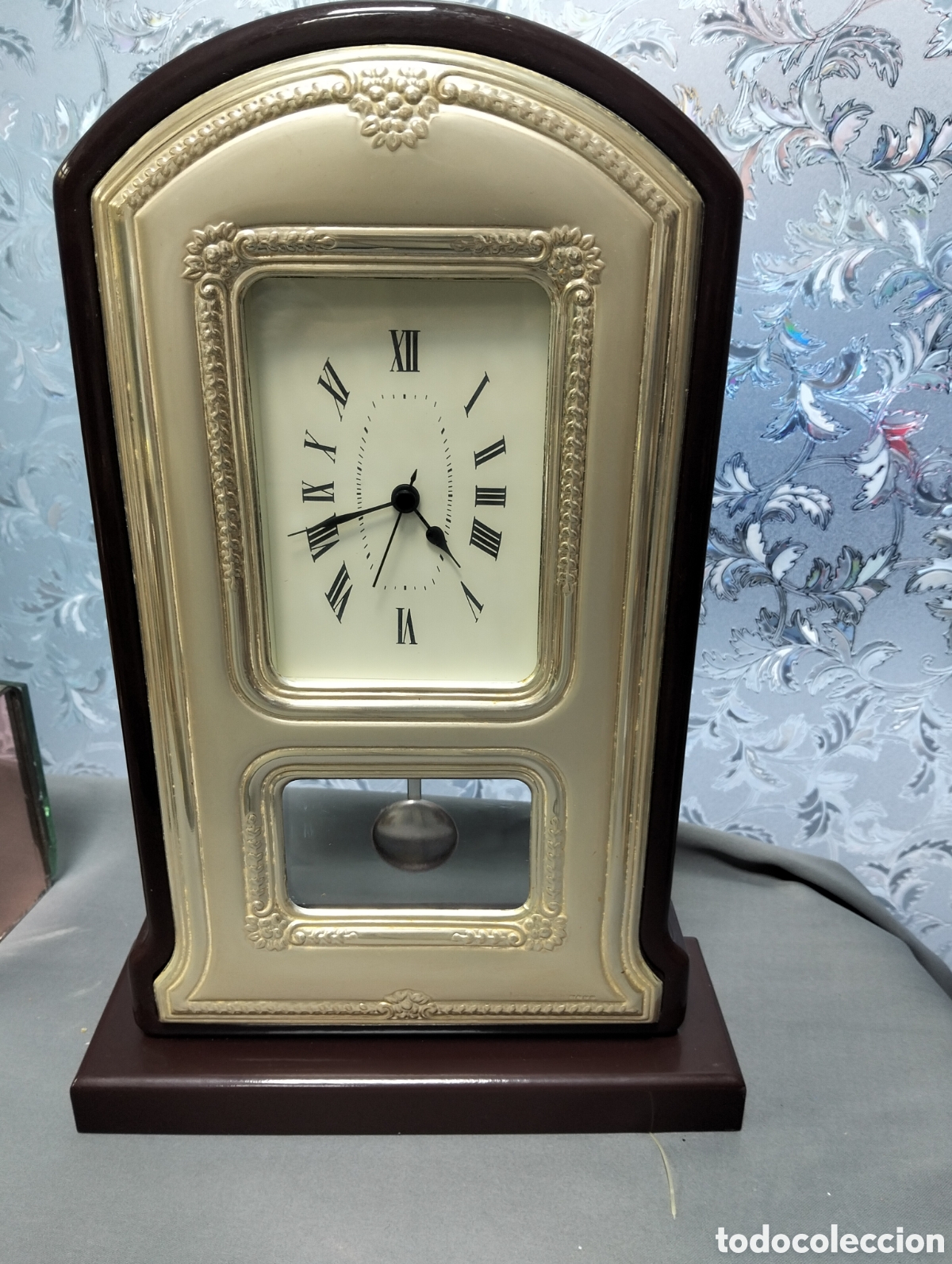 Vintage: Reloj sobre mesa plata - Foto 1