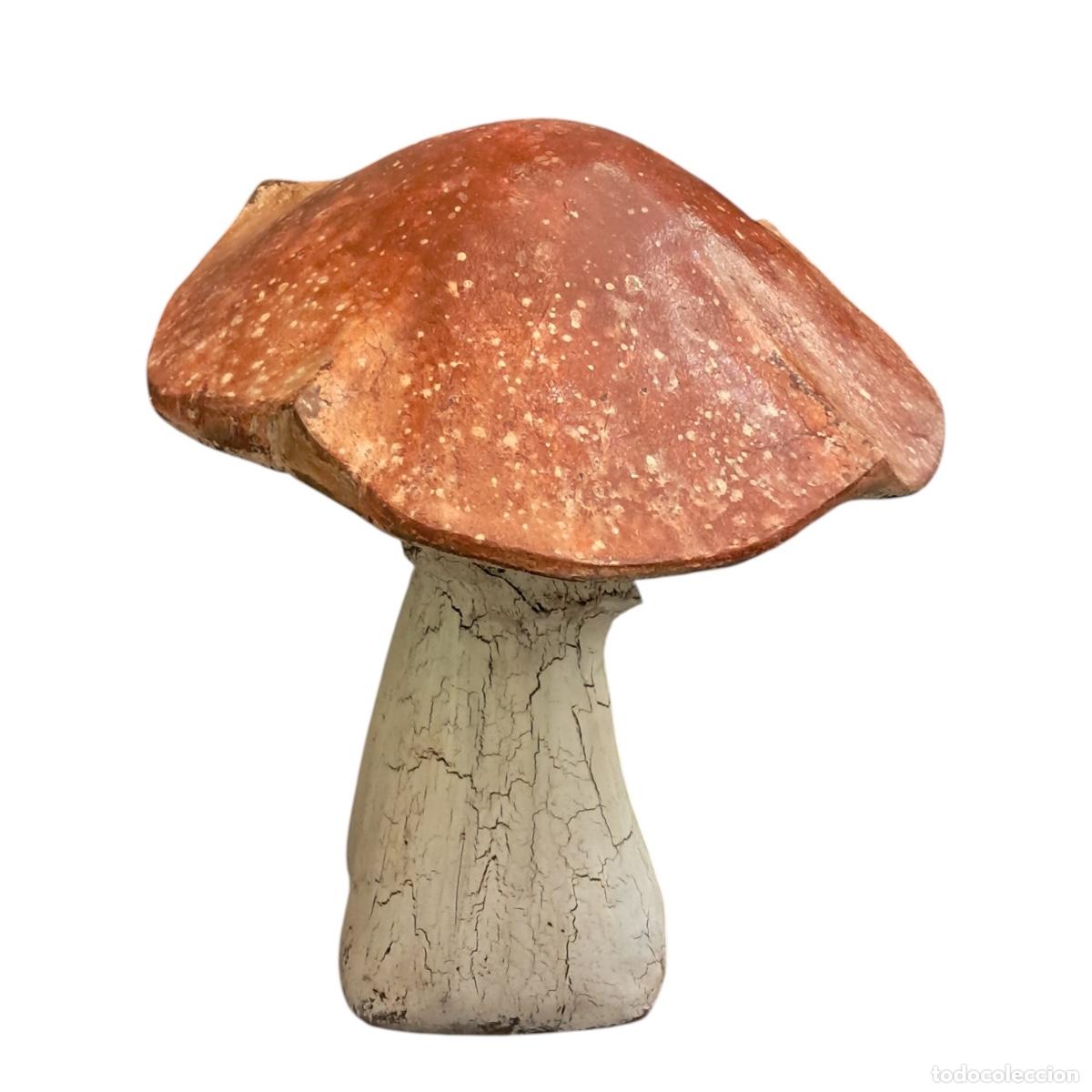 Vintage: Seta Roja de Madera Cromada