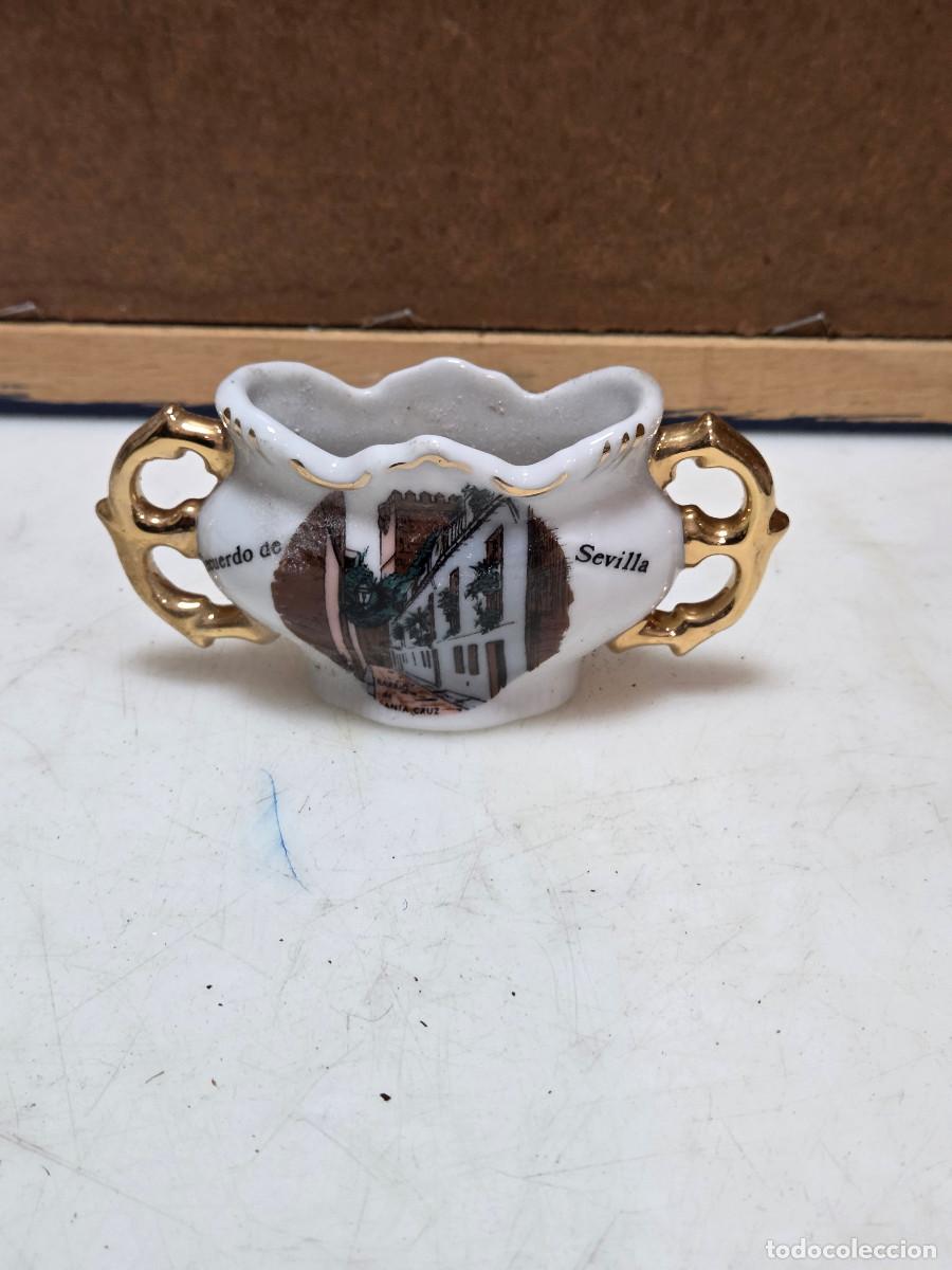 Vintage: peque&ntilde;o jarron de porcelana - Foto 1