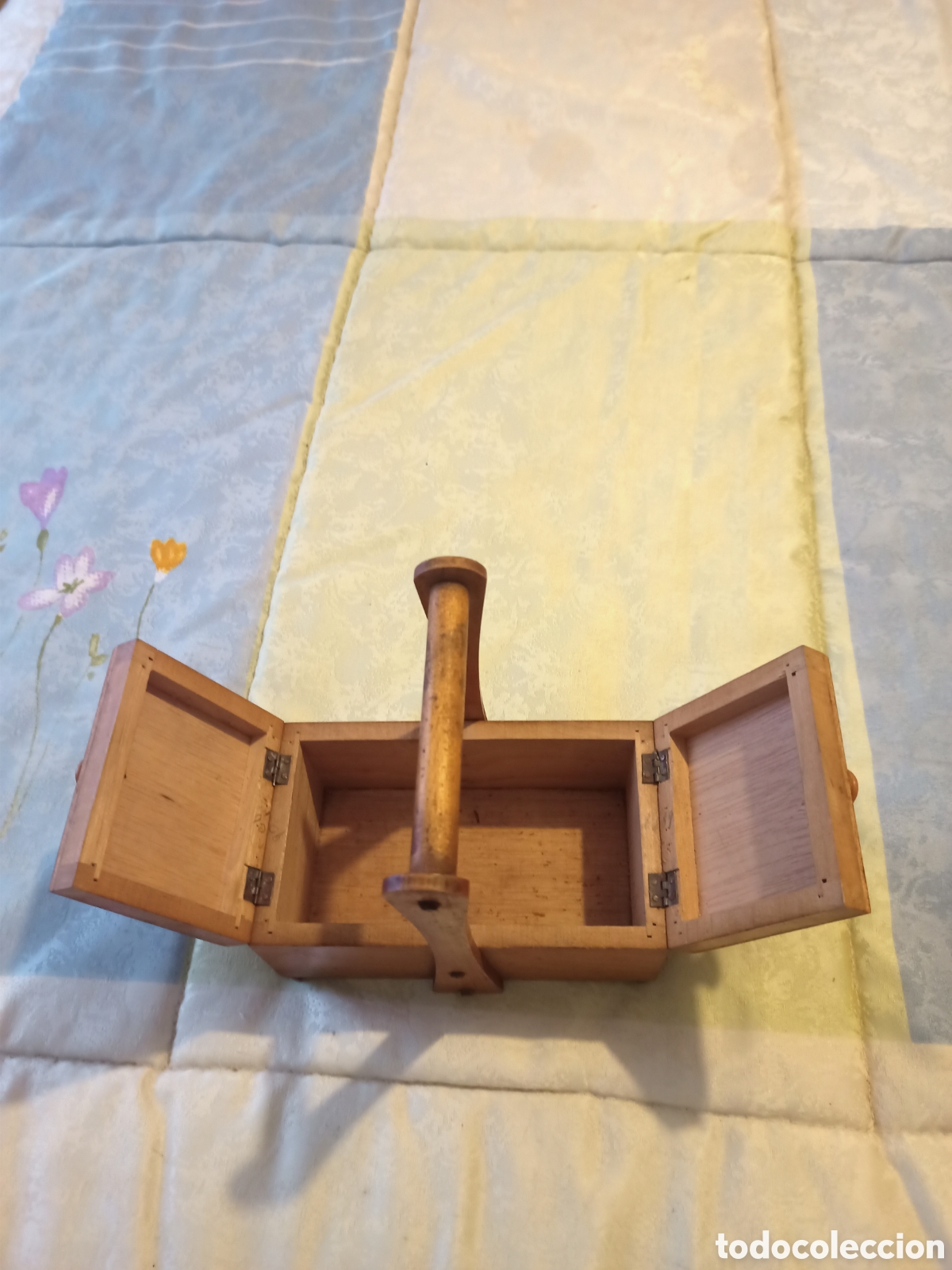 Vintage: Antiguo costurero de madera infantil. - Foto 3