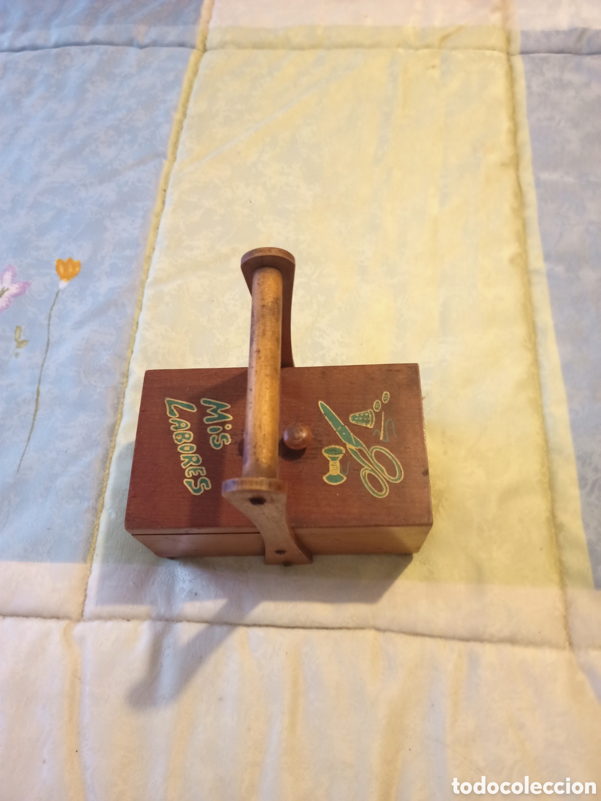 Vintage: Antiguo costurero de madera infantil. - Foto 1