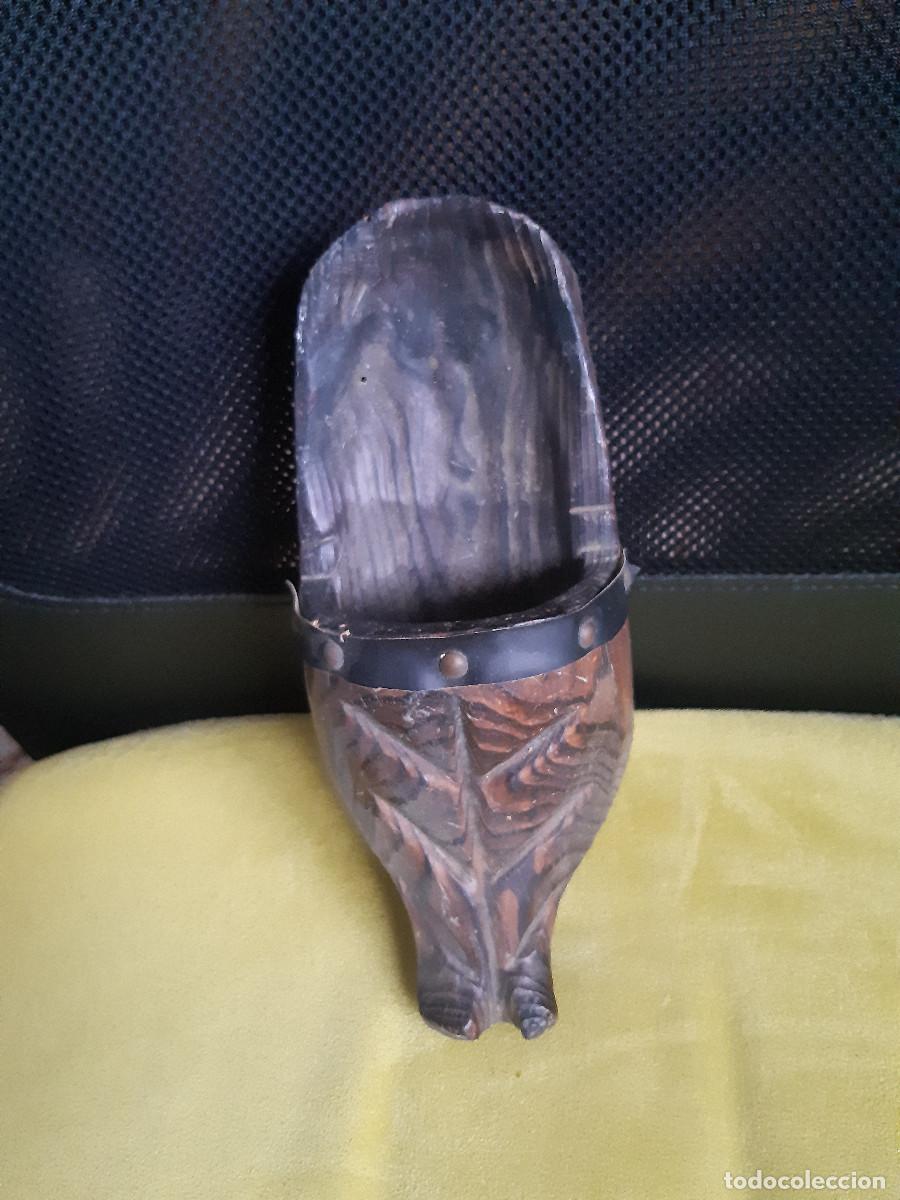 Vintage: Zueco de madera antiguo - Foto 1