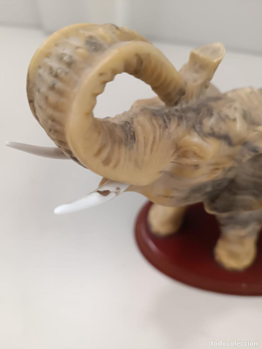 Vintage: Figura de elefante de resina. - Foto 2