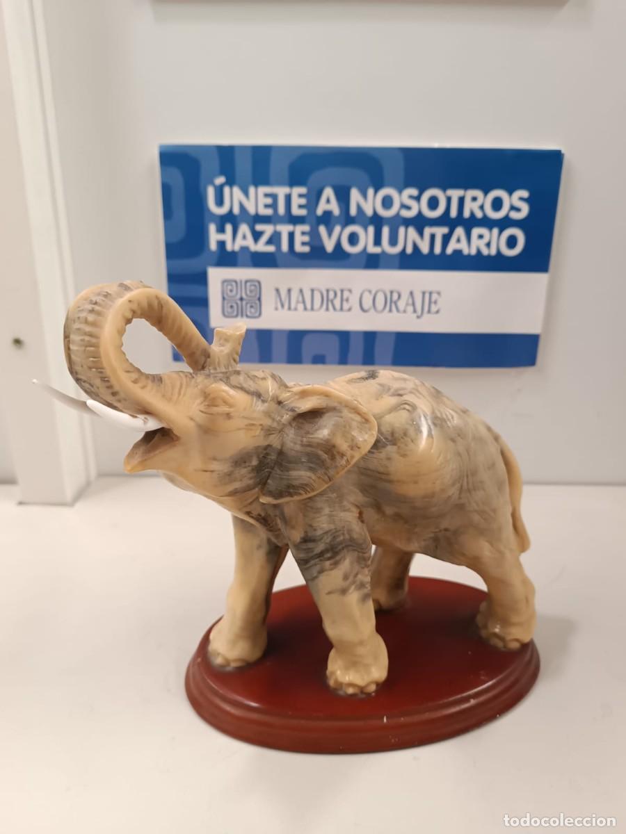 Vintage: Figura de elefante de resina. - Foto 4