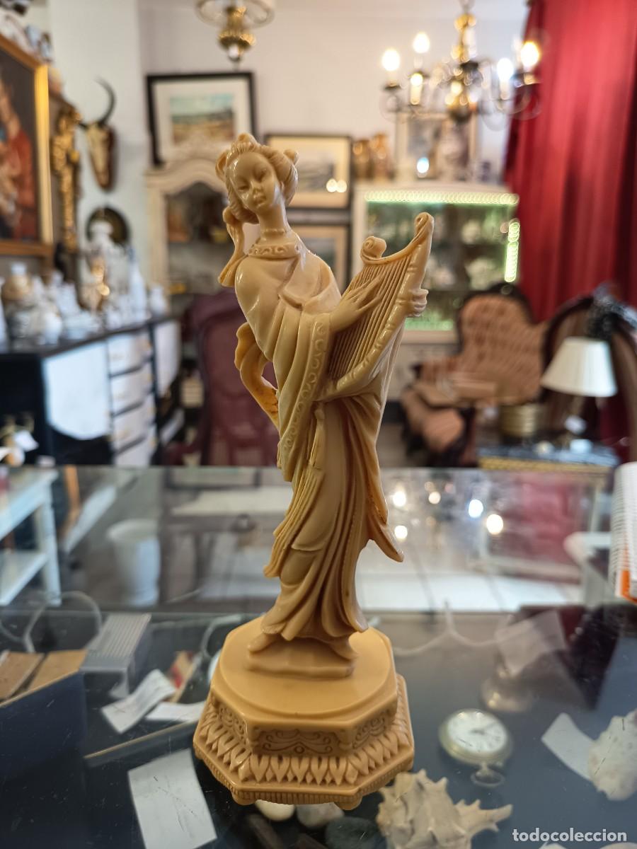 Vintage: Figura Mujer con Arpa - Foto 1