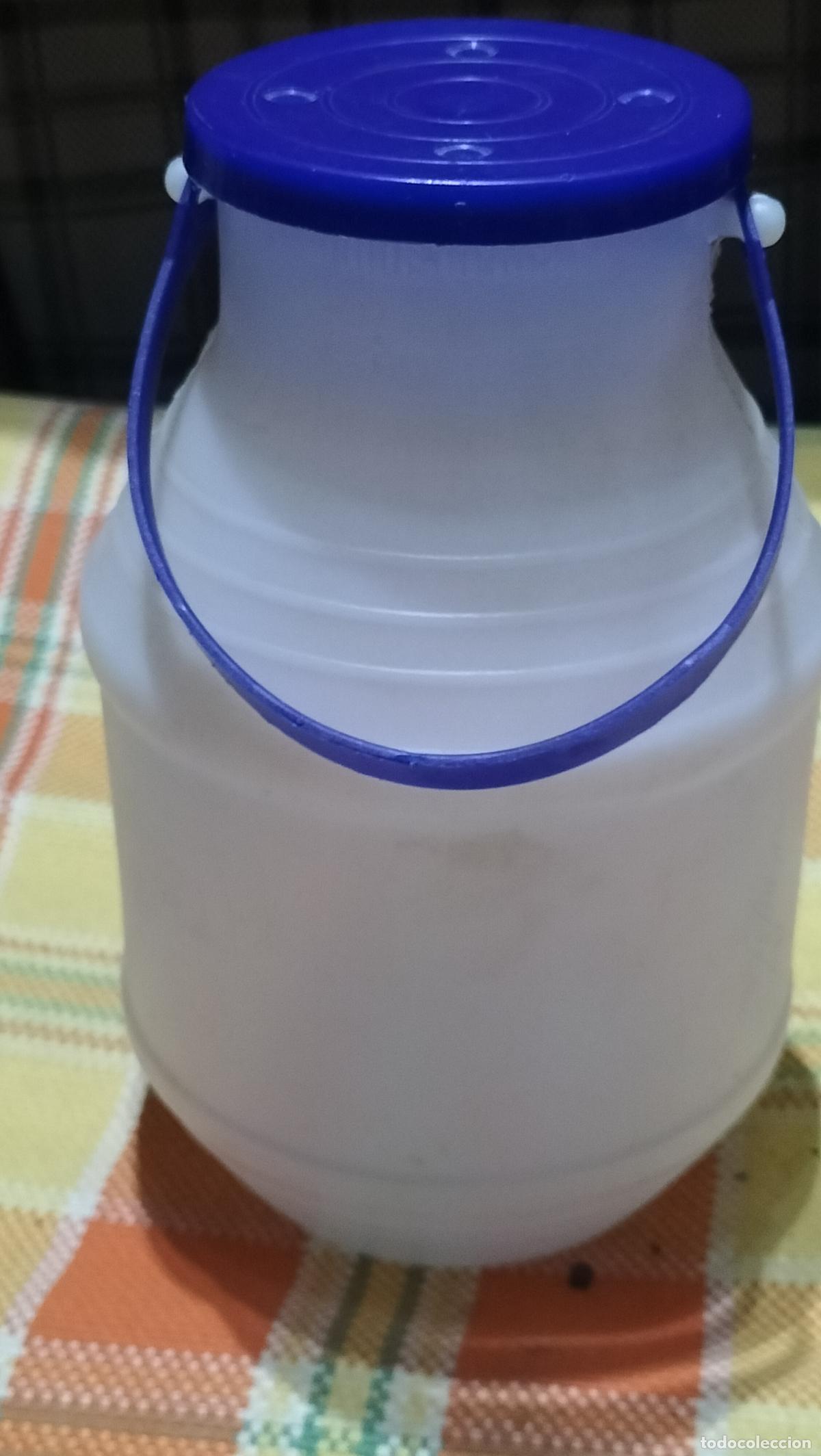 Vintage: LECHERA DE PLASTICO,,,,,,,,,,,,,,,,,,,,,,,,,,,,,,,,,,,,,,,,,,,,,, - Foto 1