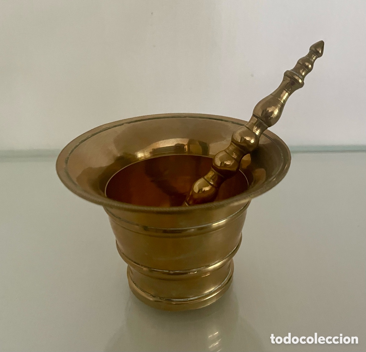 Vintage: Almirez de bronce con mango - Foto 1