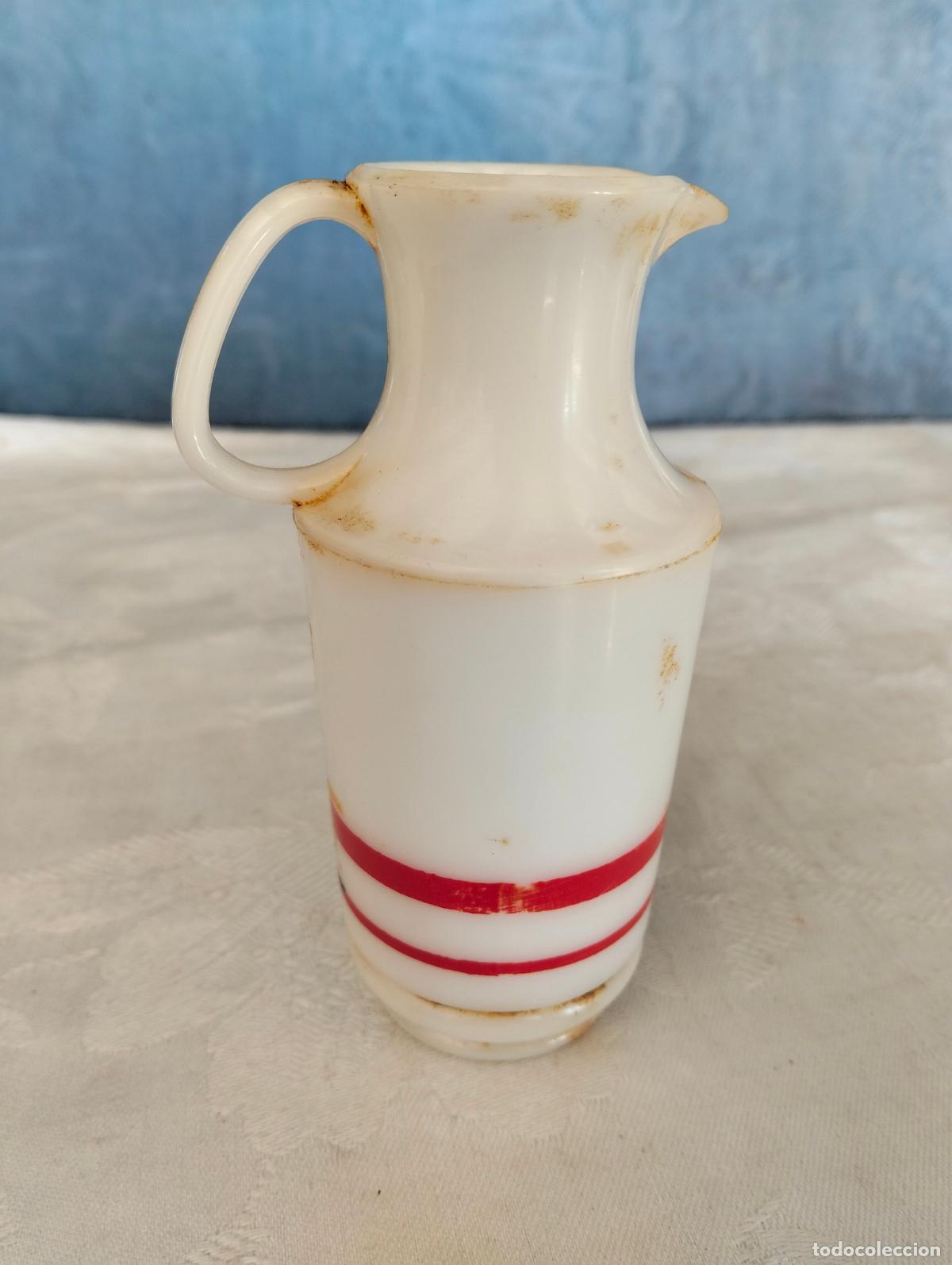 Vintage: Jarra jarrita decorativa lechera pl&aacute;stico o similar blanca filo rojo vintage a&ntilde;os 60-70