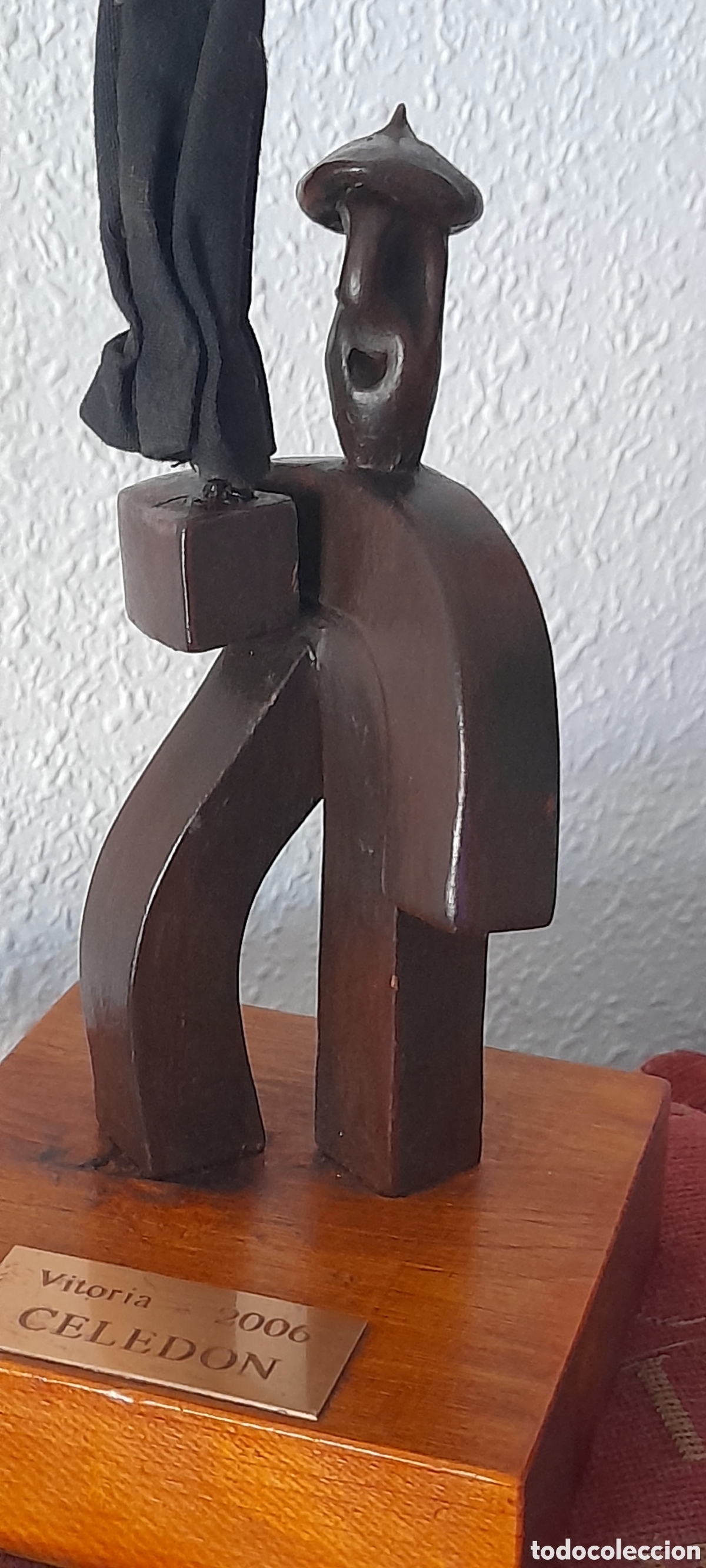 Vintage: Figura CELEDON firmada Vitoria