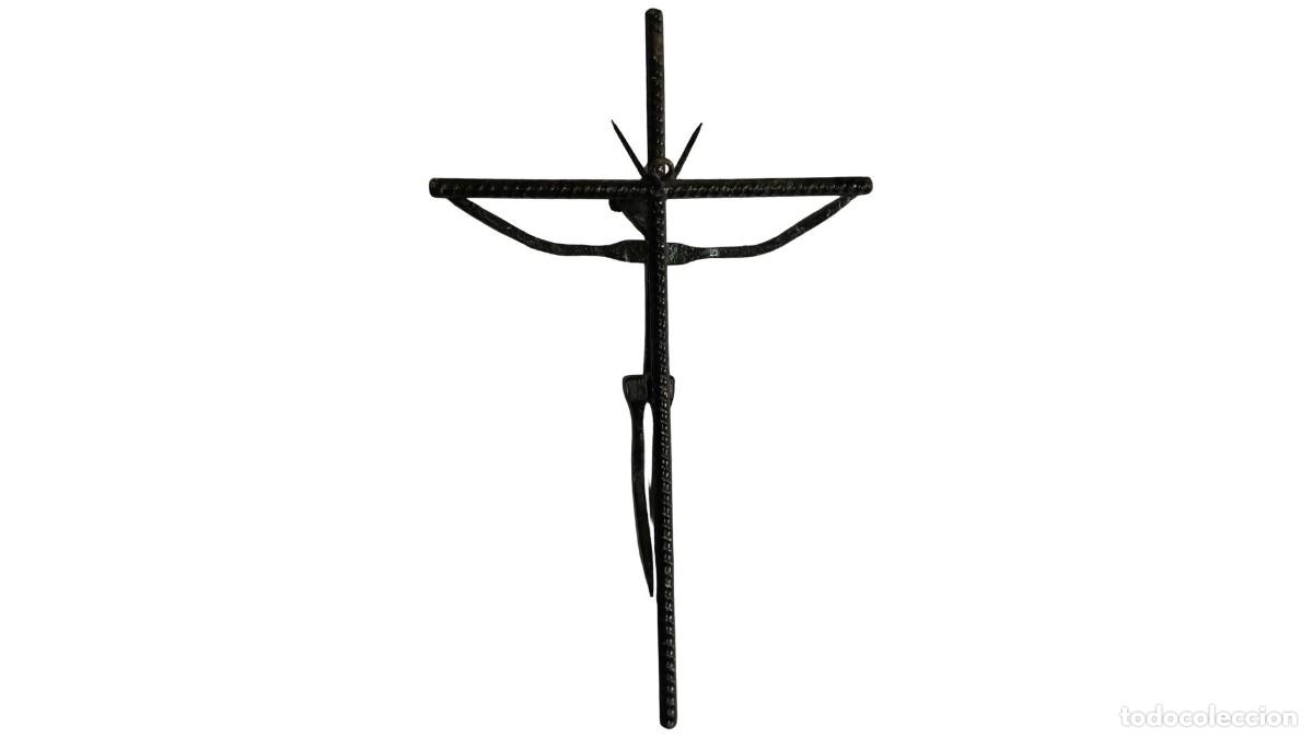 Vintage: CRUCIFIJO VINTAGE DE HIERRO FORJADO CON CLAVOS (A&Ntilde;OS 70-80)