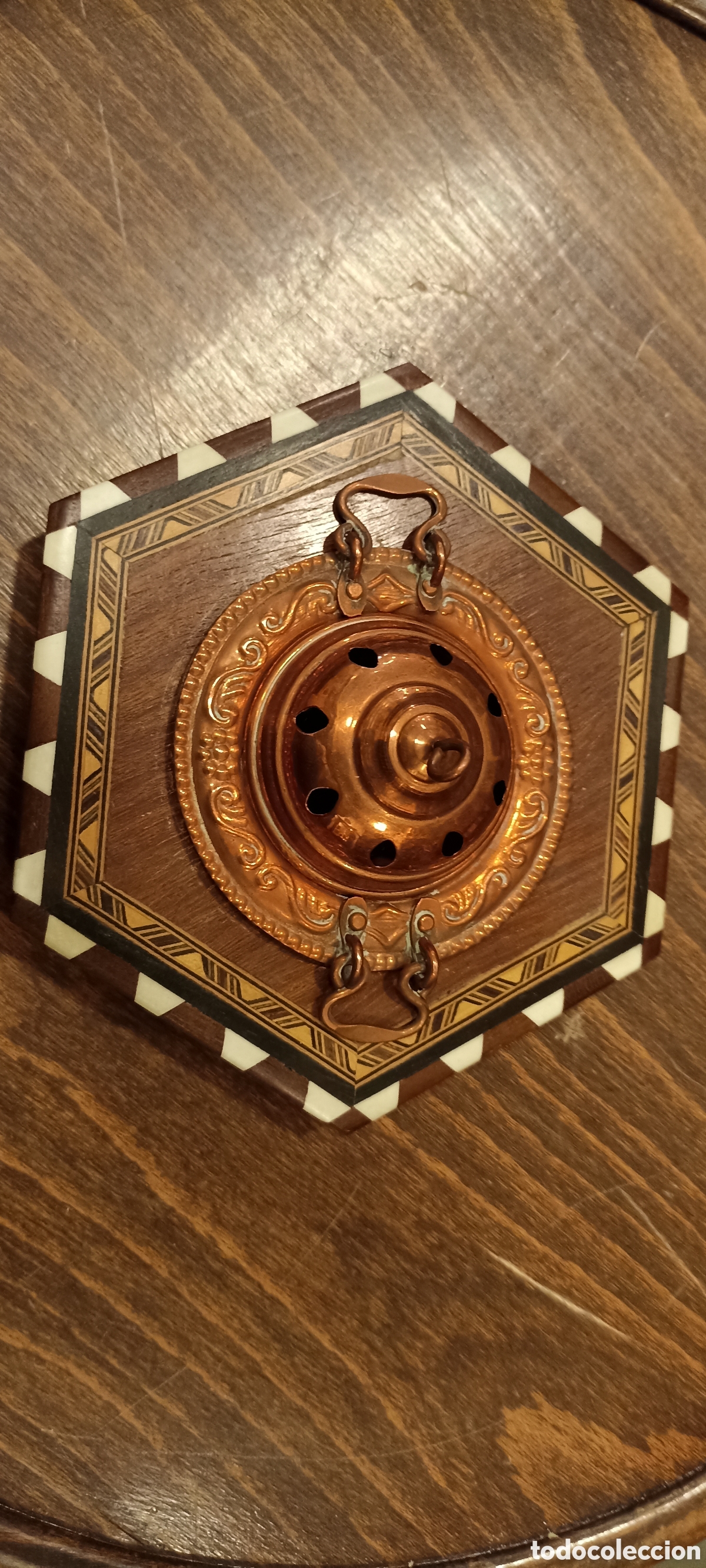 Vintage: Tarima de taracea granadina, con braserillo en cobre - Foto 4