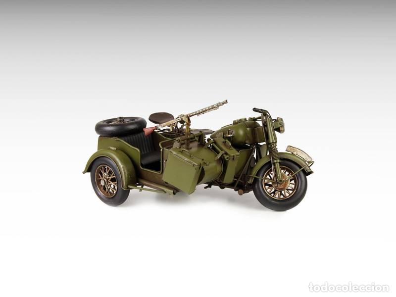 Vintage: Modelo de metal - Mota do ex&eacute;rcito com sidecar (1396)