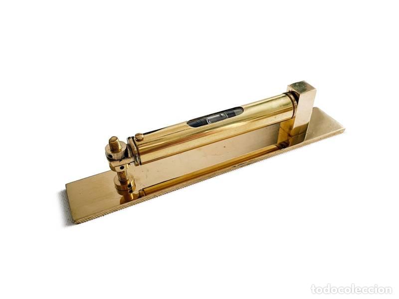 Vintage: N&iacute;vel de bolha em bronze - Art Deco (1449)