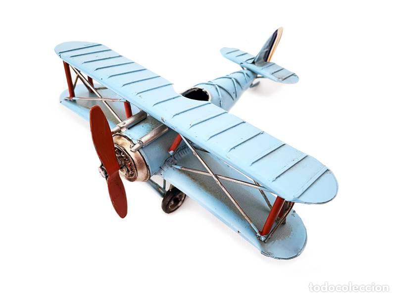 Vintage: Modelo de metal - Avi&atilde;o vintage; biplano azul; de h&eacute;lice m&oacute;vel; da 1&ordf; guerra mundial (modelo de esca