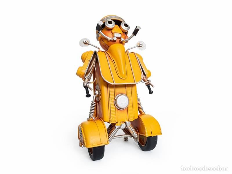 Vintage: Modelo de metal - Rob&ocirc; scooter (1316)