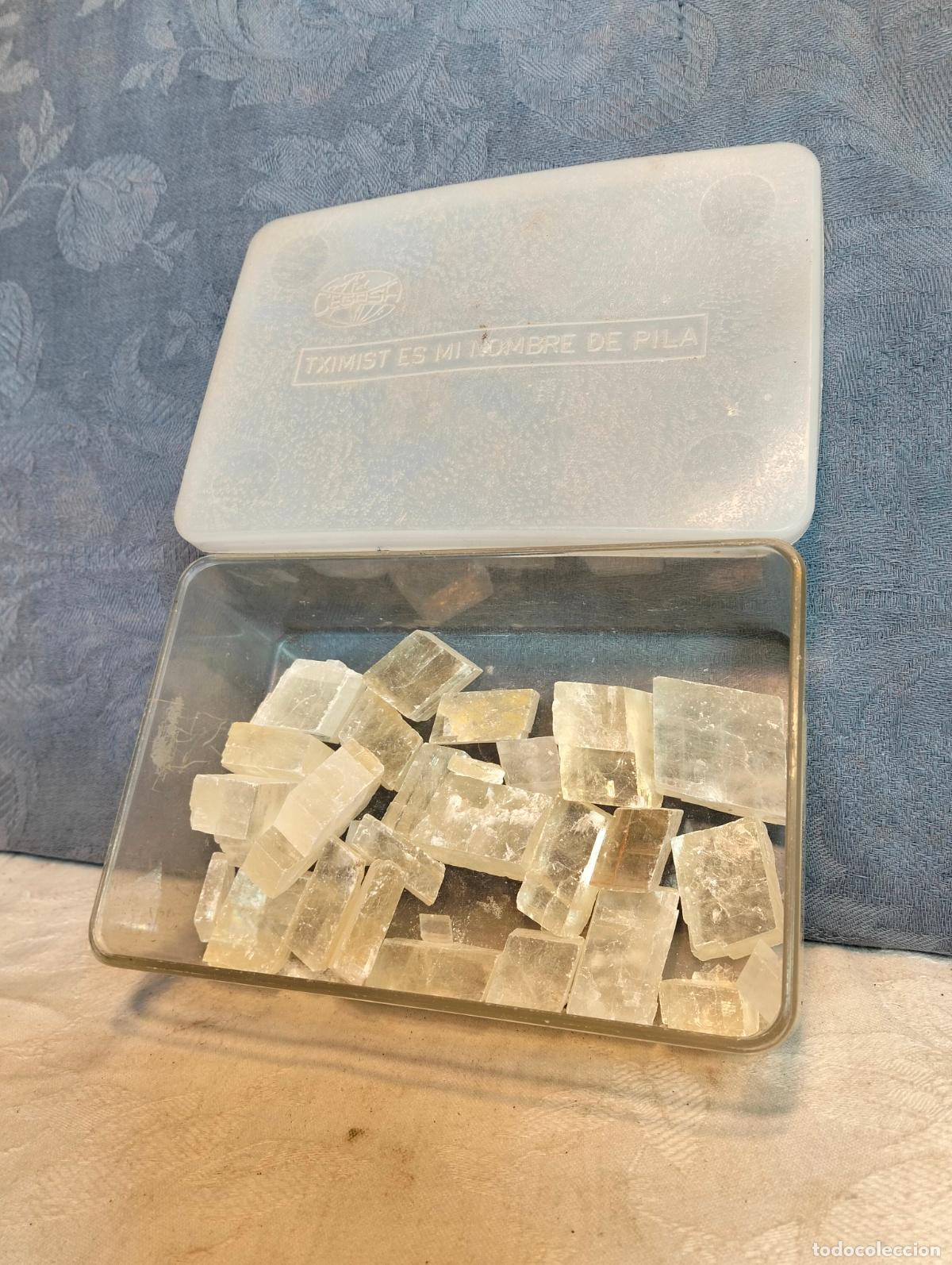 Vintage: Caja con trozos de piedra mineral sal o cuarzo blanco transparente tximist es mi nombre de pila