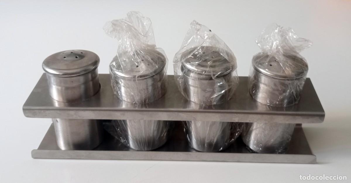 Vintage: HOGAR: ESPECIERO DE METAL CON 4 BOTES Y COLGADOR